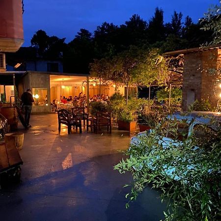 Amare Ristorante Locanda Certosa di Pavia Exterior photo