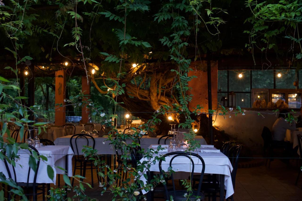 Amare Ristorante Locanda Certosa di Pavia Exterior photo