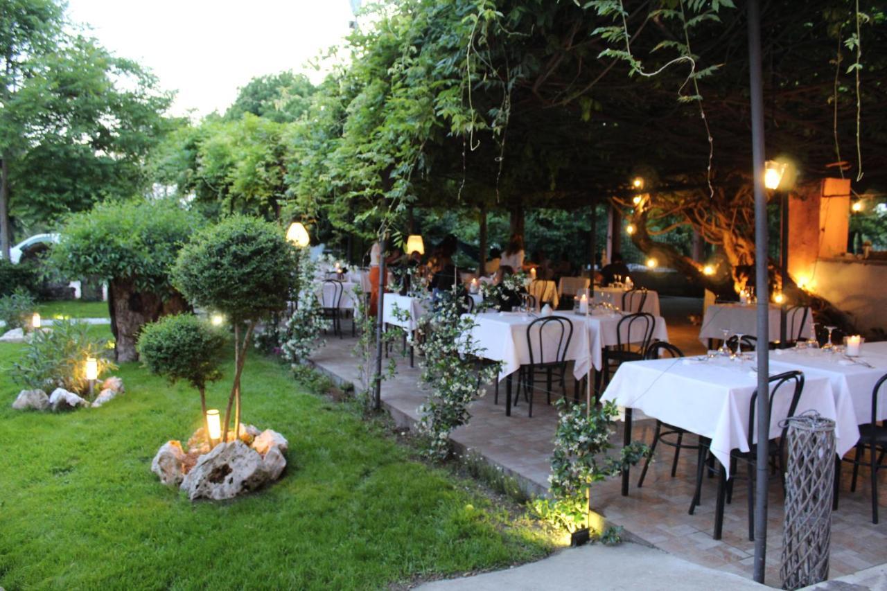 Amare Ristorante Locanda Certosa di Pavia Exterior photo